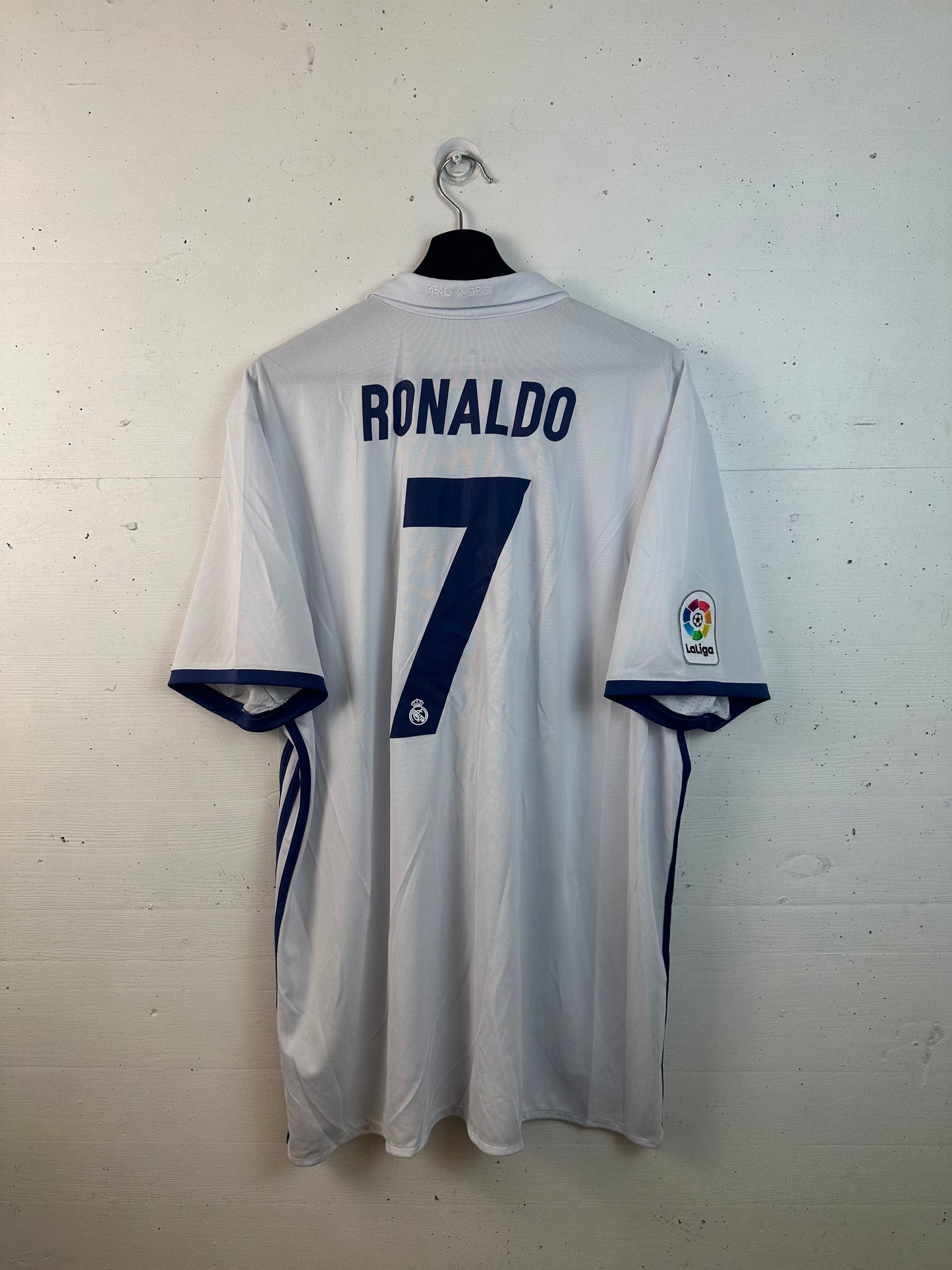 REAL MADRID 2016/17 C. RONALDO HOME KIT (XXL)