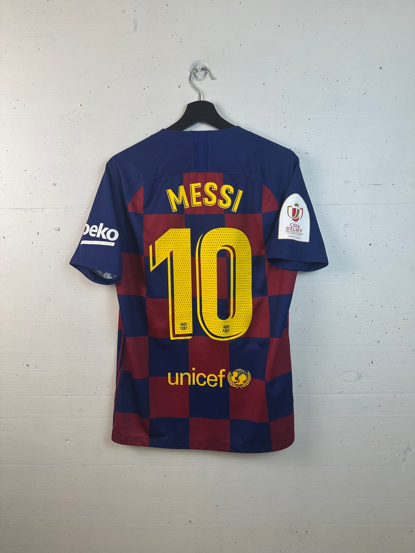 FC BARCELONA 2019/20 MESSI HOME KIT (M)